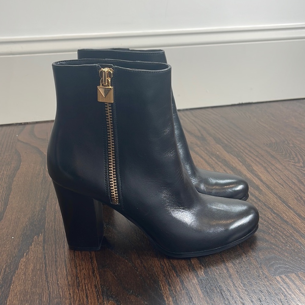 Michael Kors Frenchie black booties